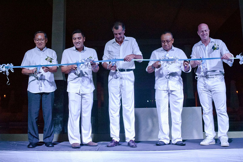 Club Med Lombok and Indonesia Tourism Development Corporation respresentatives together at ribbon cutting ceremony to innaugurate new Club Med Lombok in Kuta, Lombok