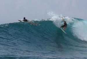 Surfing Lombok Air Guling (aka Air Goleng)