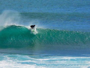 Surfing Lombok Mawi - Late Takeoff